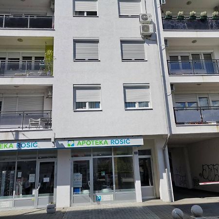Centar Apartman Enmi 111 바냐루카 외부 사진